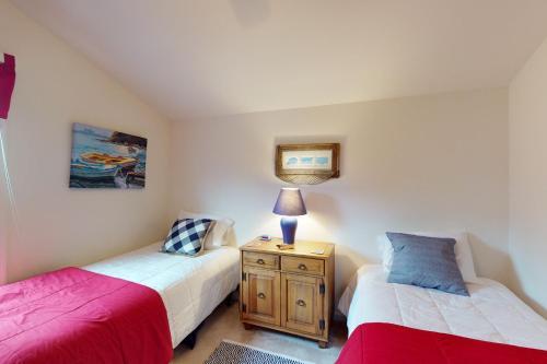Sea Colony Pinewood III
