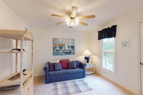Sea Colony Pinewood III