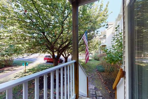 Sea Colony Pinewood III