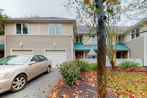 Sea Colony - 53010 Lakeshore