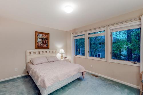Sea Colony - 53010 Lakeshore