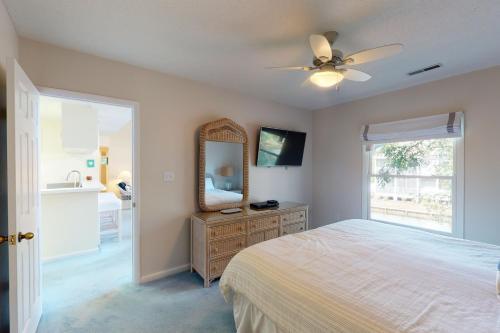 Sea Colony Evergreen