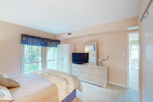 Sea Colony Evergreen II