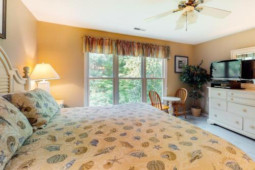 Sea Colony Pine Lake II