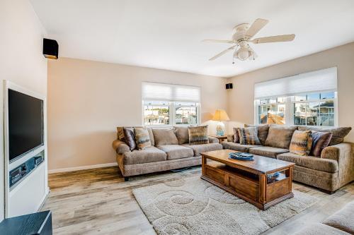 10 W Bayard Street