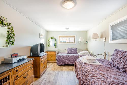 10 W Bayard Street