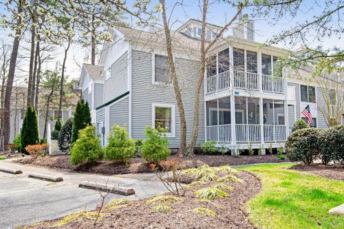 Sea Colony - 18002 Lakeview