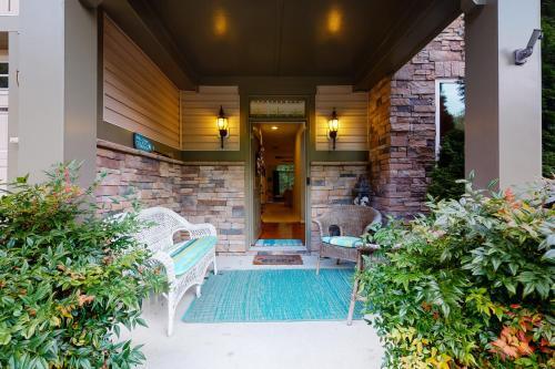 Forest Landing - 37114 Fairway