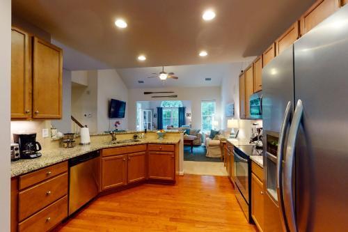 Forest Landing - 37114 Fairway