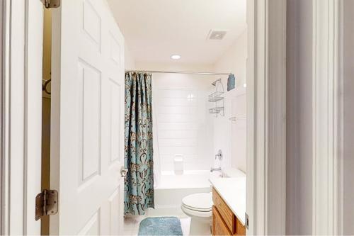Forest Landing - 37114 Fairway