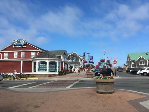 Ocean View Beach Club - 15 Bennett Point