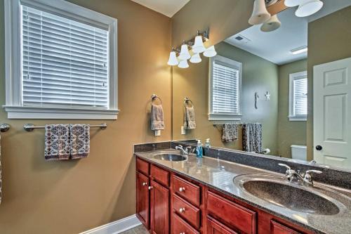 Selbyville Golf Course Home With Deck And Pool Access!