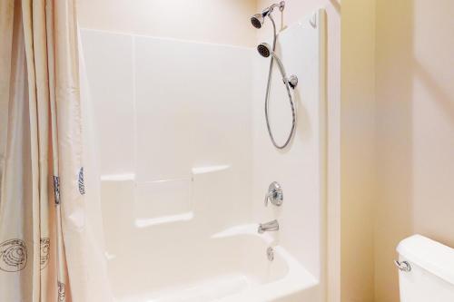 Bayside Resort - 36452 Wild Rose