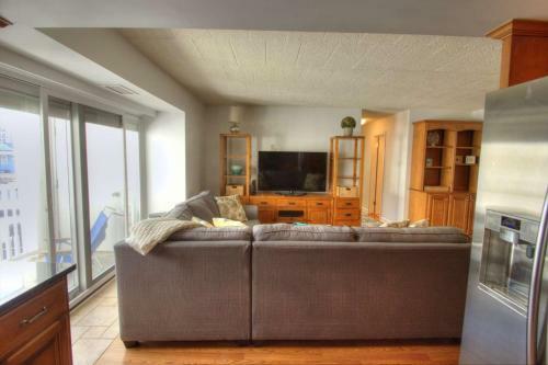 59 Maryland Ave #204