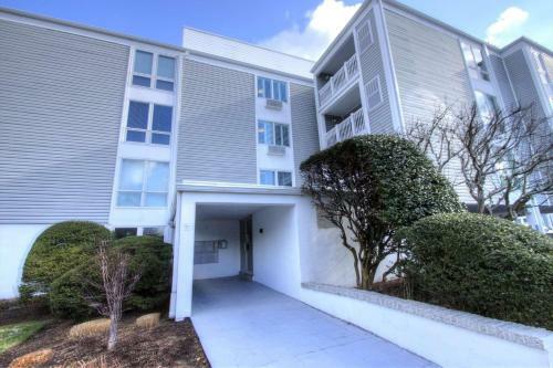 59 Maryland Ave #204