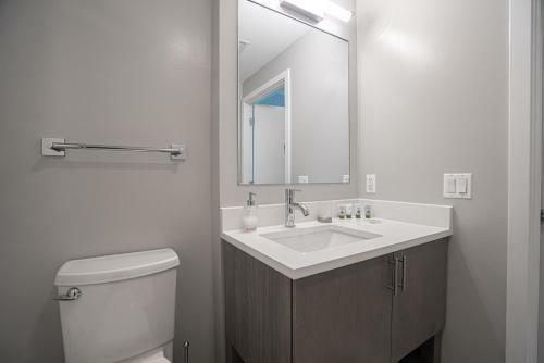 Waterfront Apartments 30 Day Rentals