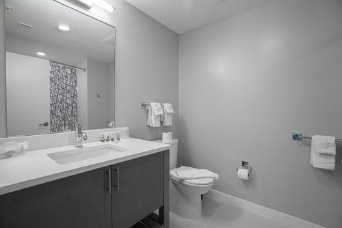 Waterfront Apartments 30 Day Rentals