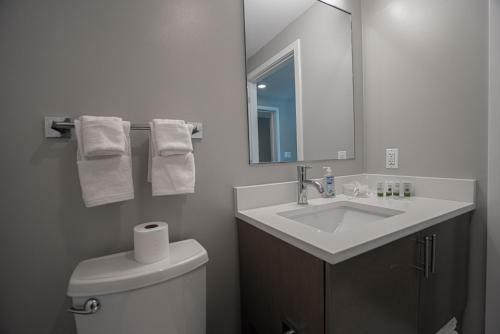 Waterfront Apartments 30 Day Rentals