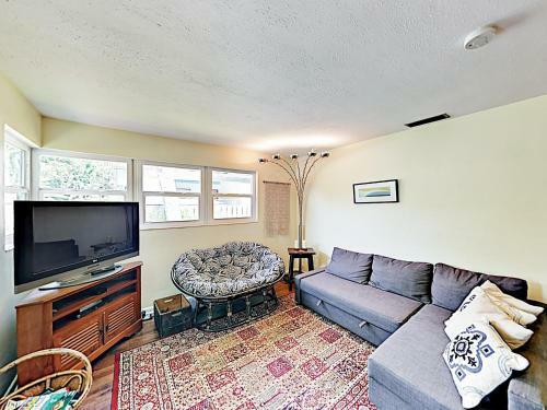 New Listing! Island Bungalow Near State Park Home