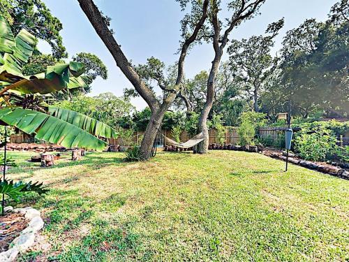 New Listing! Island Bungalow Near State Park Home