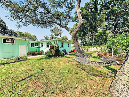 New Listing! Island Bungalow Near State Park Home