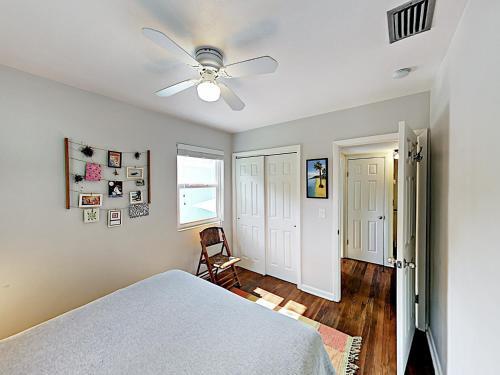 New Listing! Island Bungalow Near State Park Home