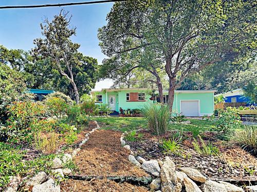 New Listing! Island Bungalow Near State Park Home