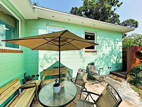 New Listing! Island Bungalow Near State Park Home