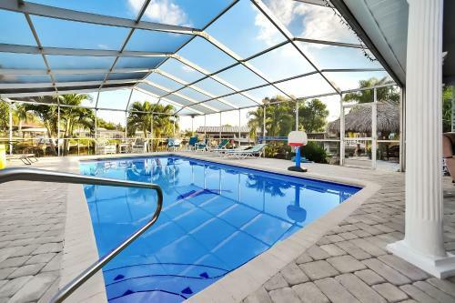 Apollo Beach Home With Pool, Room To Entertain, Pet Friendly! Home