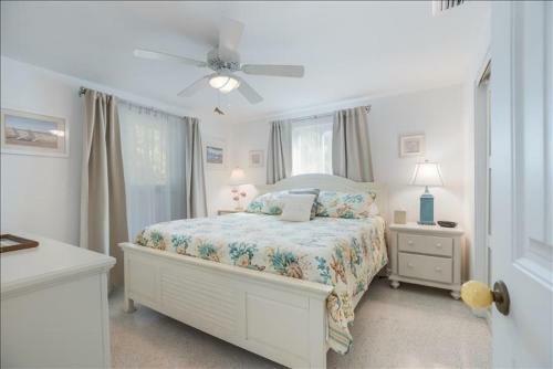 Villa Beach N Bay Home