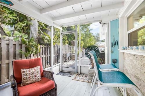 Villa Beach N Bay Home