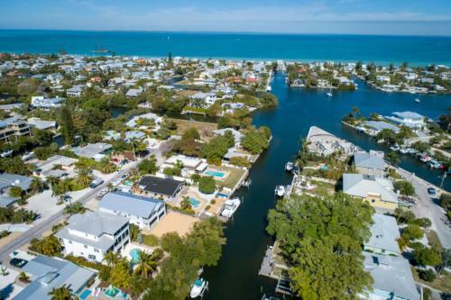Copacabana Boaters Dream Home