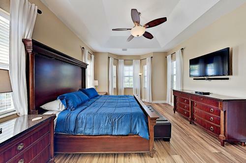 Immaculate Canal Home With Pool, Dock & Game Lounge Home