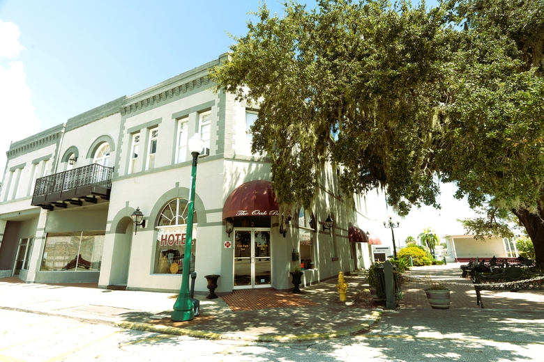 Hotel Oyo Oak Park Inn