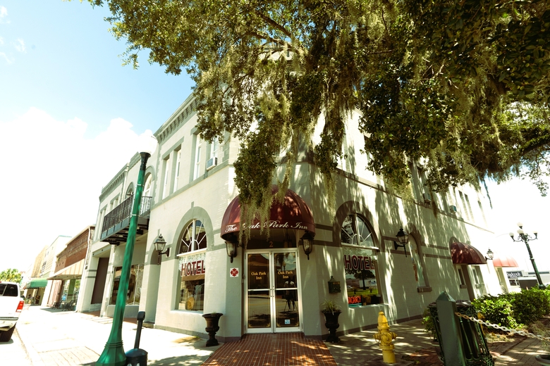 Hotel Oyo Oak Park Inn