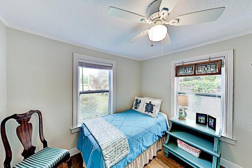 New Listing! Updated Coastal Charmer With Hot Tub Home