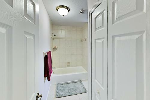 Alden Pine Getaway On Golf Course - Patio & Tennis Home