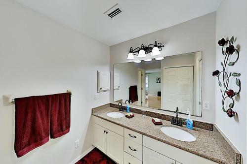 Alden Pine Getaway On Golf Course - Patio & Tennis Home