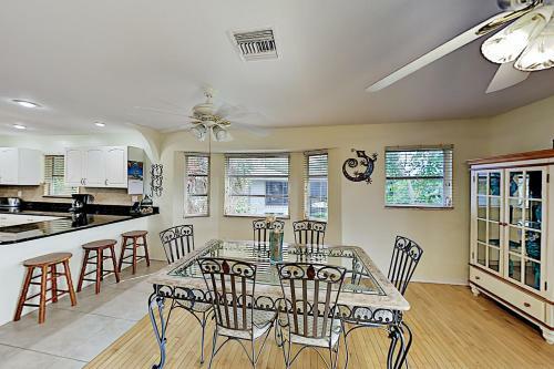 Alden Pine Getaway On Golf Course - Patio & Tennis Home