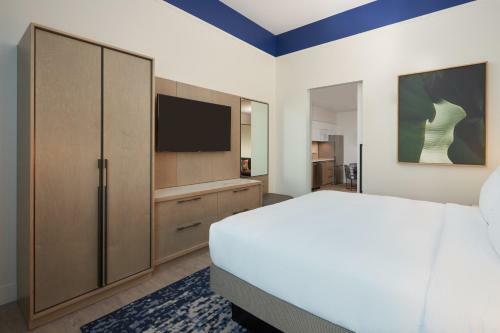 Serena Hotel Aventura, Tapestry Collection By Hilton