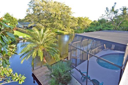 Bradenton Lakefront Home 1903