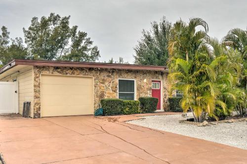 Home With Dock, Pool, Kayaks Walk To Palma Sola Bay