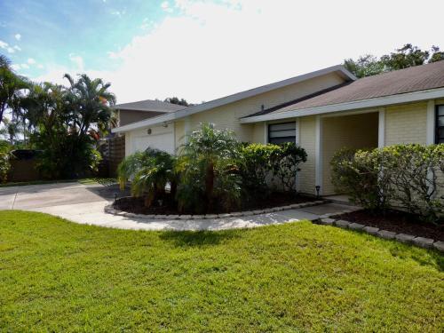 Palma Sola Pool Home Bradenton