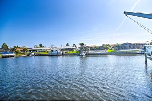 Coral Shores Waterfront Oasis With Private Dock