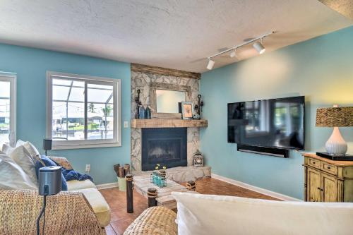 Coral Shores Waterfront Oasis With Private Dock