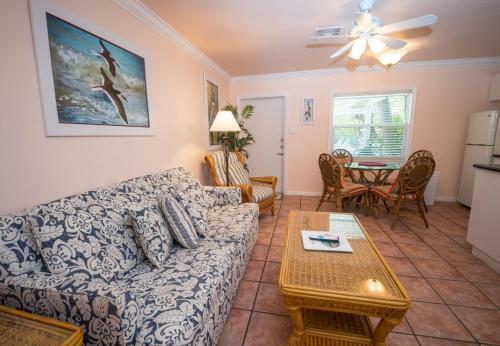Hotel Tropic Isle At Anna Maria Island Inn