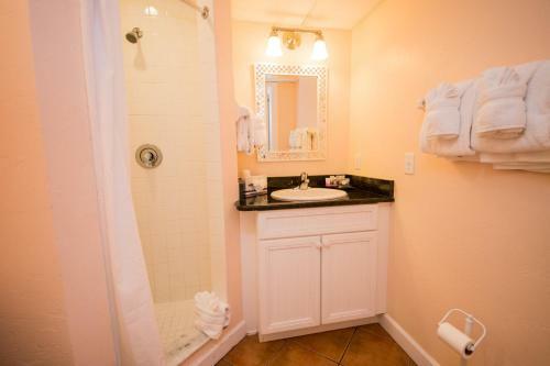 Hotel Tropic Isle At Anna Maria Island Inn