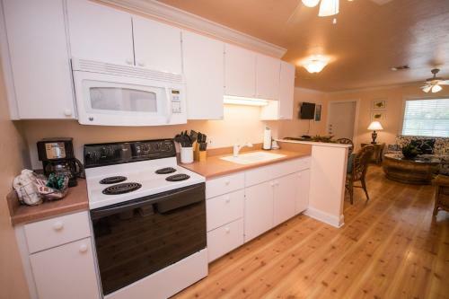 Hotel Tropic Isle At Anna Maria Island Inn