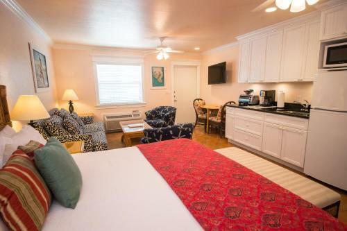 Hotel Tropic Isle At Anna Maria Island Inn