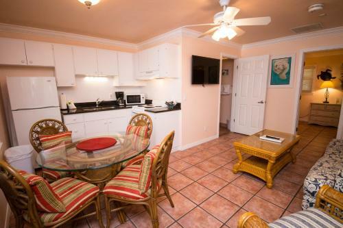 Hotel Tropic Isle At Anna Maria Island Inn